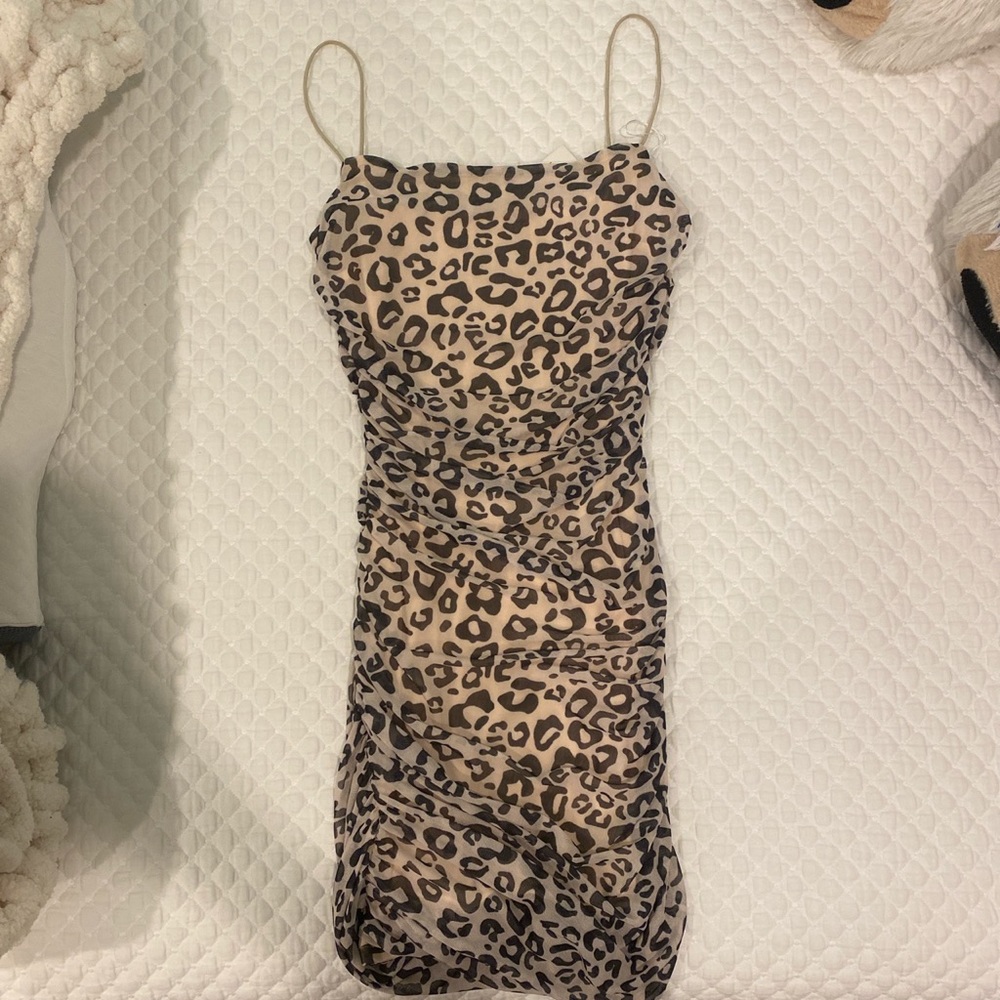 norboe spaghetti strap leopard mini dress